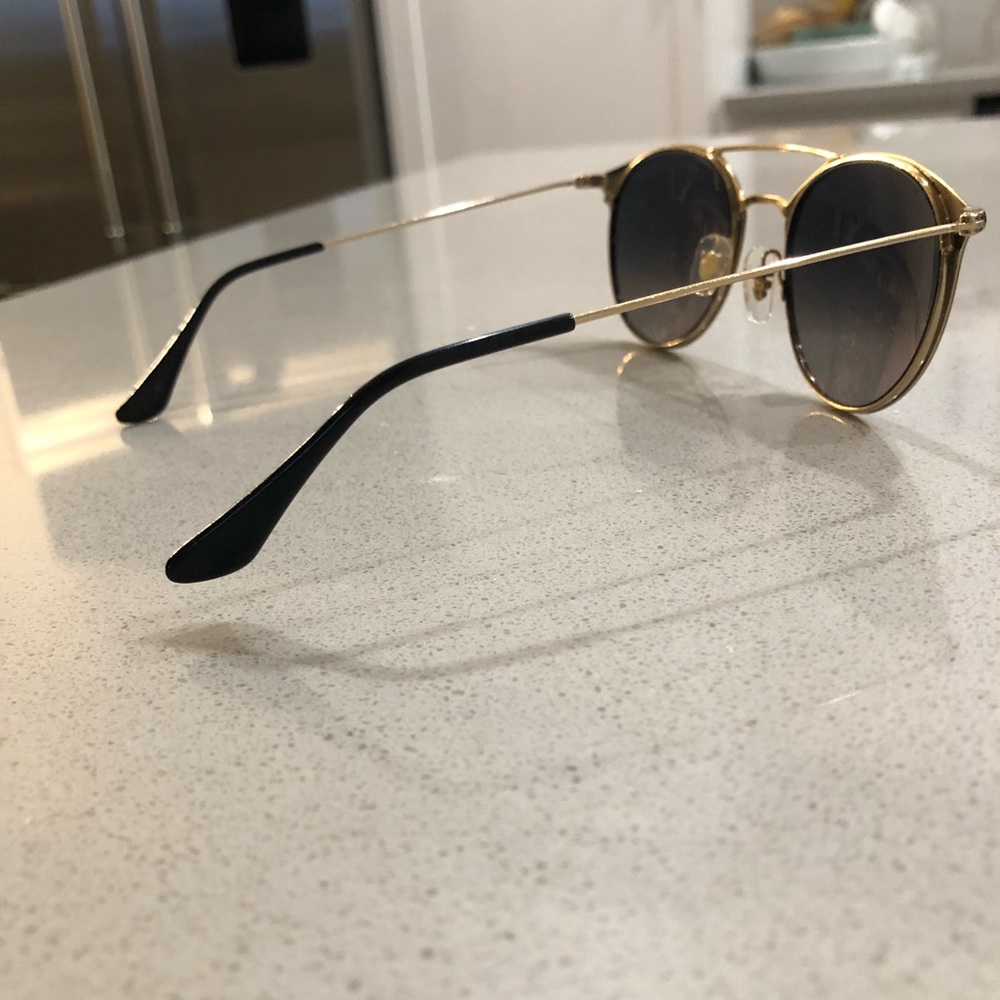 Ray-Ban Sunglasses - Picture 9 of 9